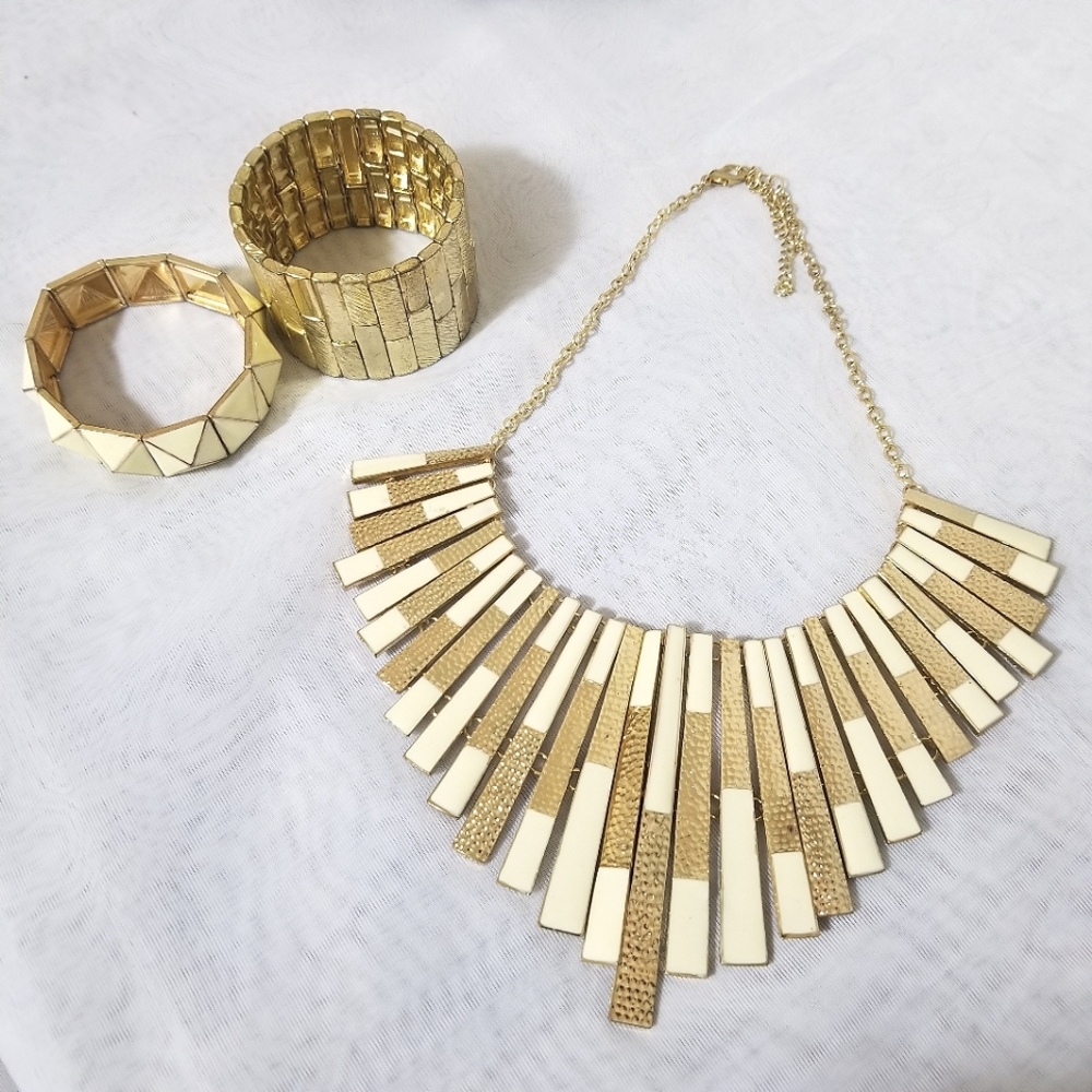 Gold necklace and bracelet / bangle set